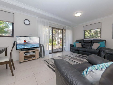16 'Carindale' 19-23 Dowling St - Ground Floor, Foxtel, Pool And Tennis Court - Tweed Heads Accommodation 0