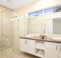 18 on Rayner - swish apartment Myrtleford - Tweed Heads Accommodation