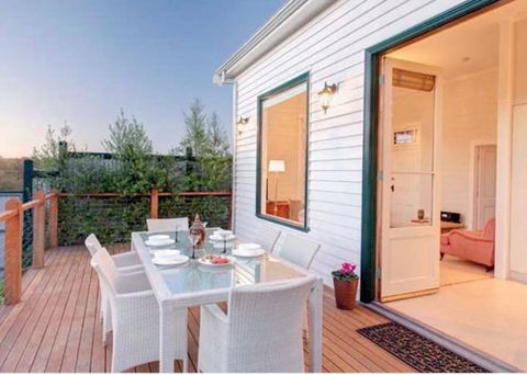 1880s Kananook Boutique Historic Luxury Apartment FSC Private Villa Bairnsdale - Tweed Heads Accommodation 0