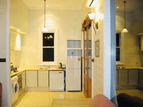 1880s Kananook Boutique Historic Luxury Apartment FSC Private Villa Bairnsdale - Tweed Heads Accommodation 2