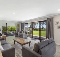 19 'Bay Parklands' 2 Gowrie Avenue - ground floor renovated unit with water views  WIFI - Tweed Heads Accommodation