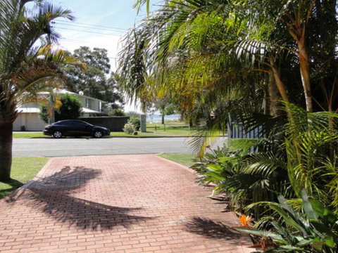 2 'Copacabana', 61 Sandy Point Road - Cute Unit With Water Views From The Balcony - Tweed Heads Accommodation 0