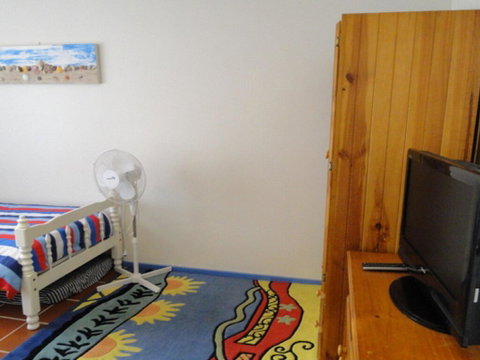 2 'Copacabana', 61 Sandy Point Road - Cute Unit With Water Views From The Balcony - Tweed Heads Accommodation 2