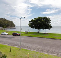 2 'Little Hut' 20 Kurrawa Close - Stunning water views of Little Beach - Tweed Heads Accommodation