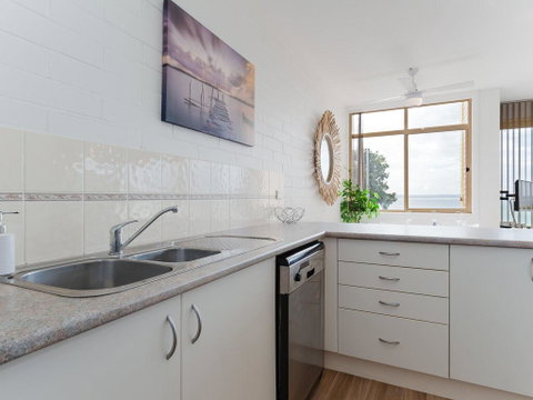 2 'Little Hut' 20 Kurrawa Close - Stunning Water Views Of Little Beach - Tweed Heads Accommodation 3