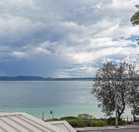 2 'Sunnie Belle' 3 Victoria Parade- water views over Nelson Bay foreshore - Tweed Heads Accommodation