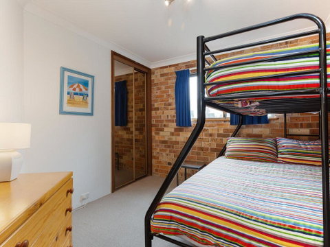 2 'Yachtsman Rest', 37 Victoria Parade - Foxtel, Aircon, Waterviews - Tweed Heads Accommodation 3