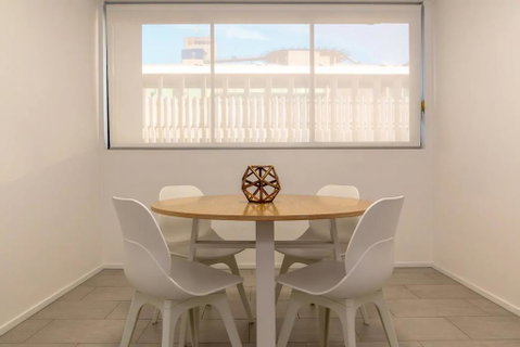 2 Bedroom Apartment Seconds From Valley - Tweed Heads Accommodation 2