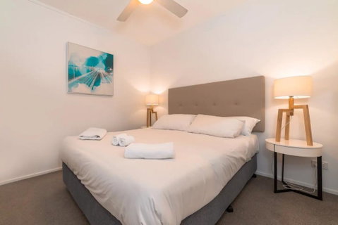 2 Bedroom Apartment Seconds From Valley - Tweed Heads Accommodation 3