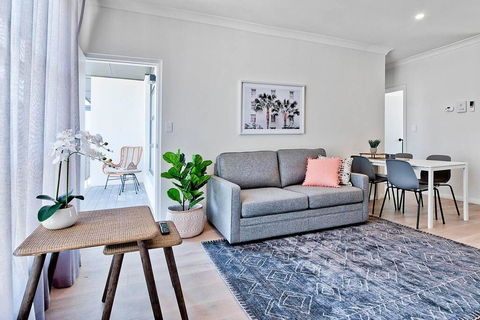 2 Bedroom Apt With Balcony & Air Con In Plympton - Tweed Heads Accommodation 0