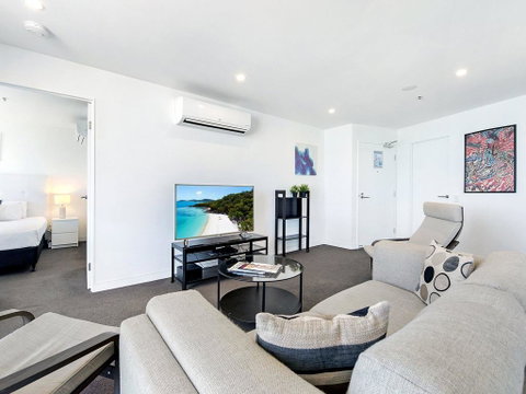 2 Bedroom Ocean View Apartment In Surfers Paradise - Tweed Heads Accommodation 1