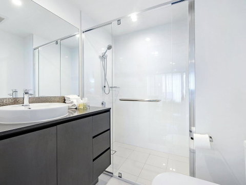 2 Bedroom Ocean View Apartment In Surfers Paradise - Tweed Heads Accommodation 2