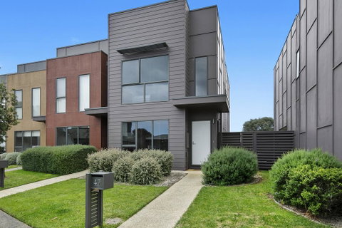 2 Bedroom Townhouse - Family & Corporate Bookings Only - Tweed Heads Accommodation 3