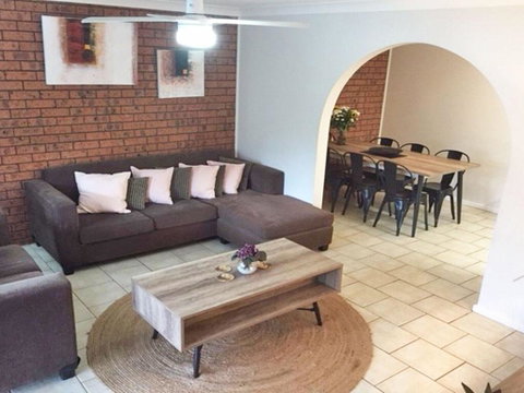 2/10 Catalina Close - Walk To Shoal Bay Beach - Tweed Heads Accommodation 1