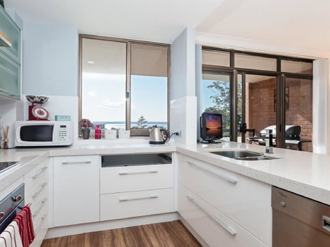 23 'The Commodore' 9-11 Donald Street - Delightful Unit With Gorgeous Water Views - Tweed Heads Accommodation 2