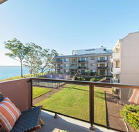 24 'The Poplars' 34 Magnus Street - views aircon WIFI Netflix  Pool - Tweed Heads Accommodation