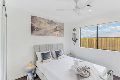 Cozy&Luminous 4-bedroom House - Tweed Heads Accommodation 2