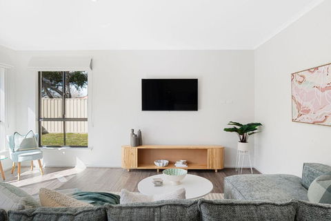 Crimson Ridge - Wines, Vines And Dine - Tweed Heads Accommodation 0