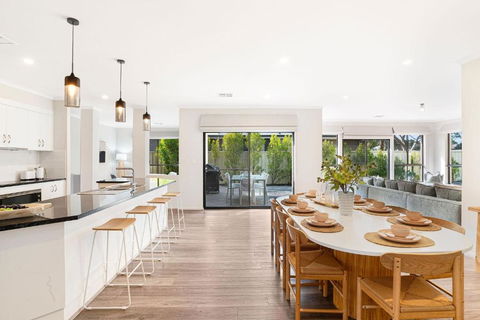 Crimson Ridge - Wines, Vines And Dine - Tweed Heads Accommodation 3