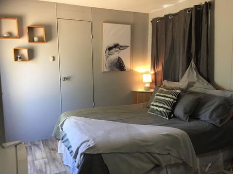 Cute Private Studio Flat With AIRCON! - Tweed Heads Accommodation 3