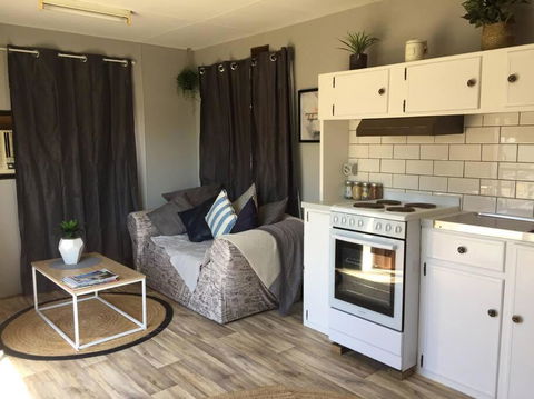 Cute Private Studio Flat With AIRCON! - Tweed Heads Accommodation 4