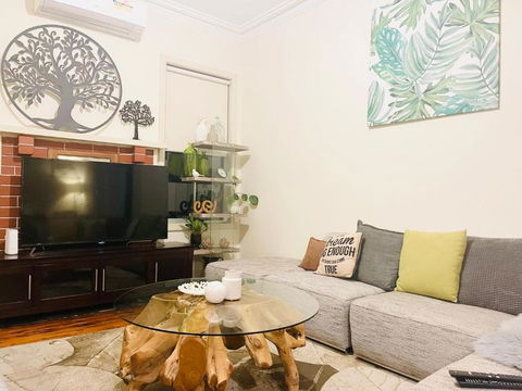D108 Fantastic Sun Crescent Gathering - Tweed Heads Accommodation 4