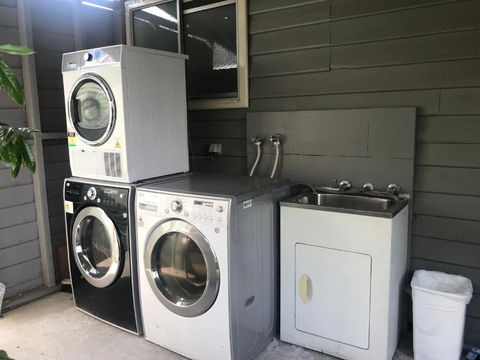 D108 Fantastic Sun Crescent Gathering - Tweed Heads Accommodation 1
