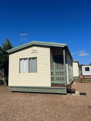 Denman Van Village - Tweed Heads Accommodation 4
