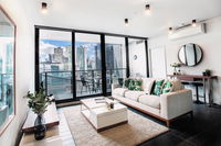 27 Docklands2BD2BTH SkyBusFree tramTrainStation