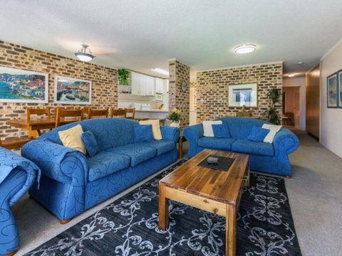 28 'Bay Parklands', 2 Gowrie Ave - Pool, Tennis + Stunning Views - Tweed Heads Accommodation 2
