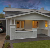 2BR Cottage With Parking Close To Adelaide CBD - Tweed Heads Accommodation