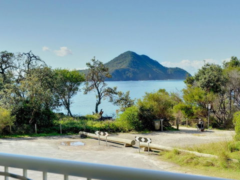3 'Albacore', 12 Ondine Close - Waterfront, Pool, Lift & Views - Tweed Heads Accommodation 0