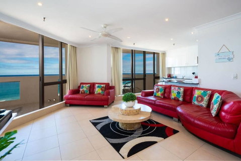 3 Bedroom Apartment - Panoramic Ocean Views - Tweed Heads Accommodation 3
