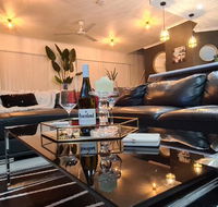 3 BEDROOM CITY ESCAPE - CHAMPAGNE STAYS Darwin - Tweed Heads Accommodation