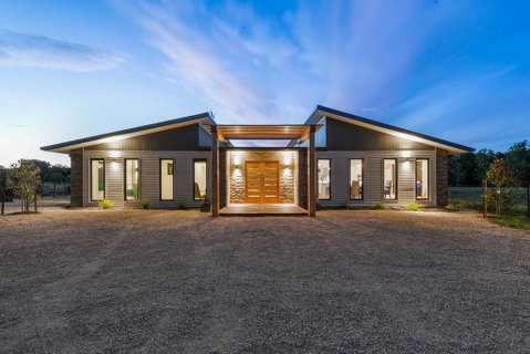 3 WISE MONKEYS, MANSFIELD - Tweed Heads Accommodation 0