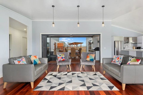 3 WISE MONKEYS, MANSFIELD - Tweed Heads Accommodation 3