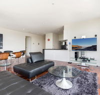 3-Bed Apartment with Parking Near Parks and Dining - Tweed Heads Accommodation