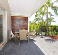 356 ' Oaks Pacific Blue' 265 Sandy Point Rd - Air conditioned direct pool access and suited for disability - Tweed Heads Accommodation
