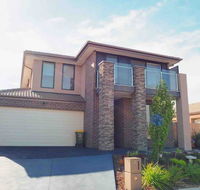 4 Bed 2 And A Half Bath Luxury Villa in Point Cook - Tweed Heads Accommodation