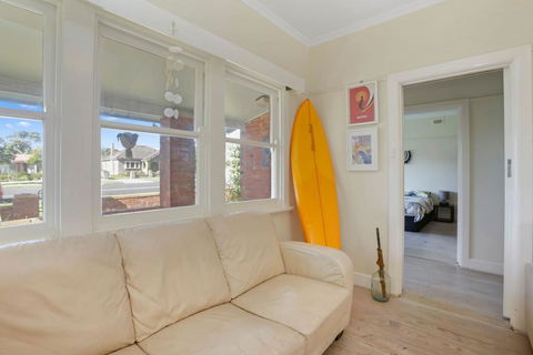 4 MONTROSE AVE - Retro Home In The Heart Of Town - Tweed Heads Accommodation 1