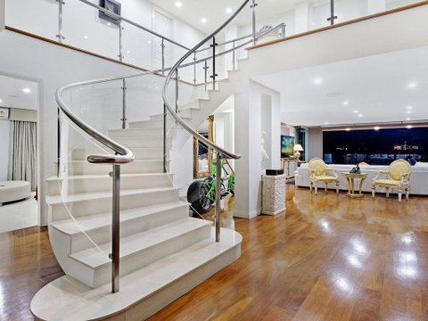 4.5 Million Dollar Dream Mansion In Surfers Paradise - Tweed Heads Accommodation 2