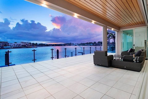 4.5 Million Dollar Surfers Paradise Dream Mansion - Tweed Heads Accommodation 3
