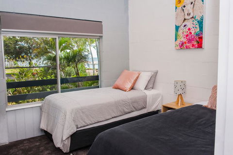 454 Charlton Esplanade Apartment - Tweed Heads Accommodation 1
