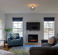 5 Bedroom Close to Beach and Moorpanyal Park - Tweed Heads Accommodation