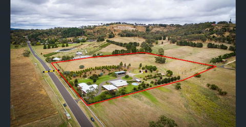 505 CONROD STRAIGHT MOUNT PANORAMA - Tweed Heads Accommodation 0