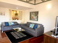 6 Pt Lookout Beach Resort