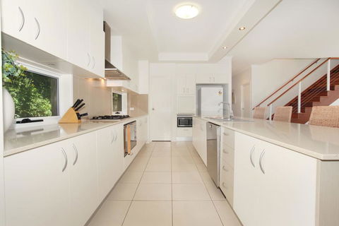 60 Beachway Parade, Marcoola, 500 BOND, Linen Supplied - Tweed Heads Accommodation 3
