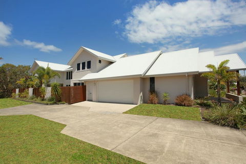 60 Beachway Parade, Marcoola, 500 BOND, Linen Supplied - Tweed Heads Accommodation 0