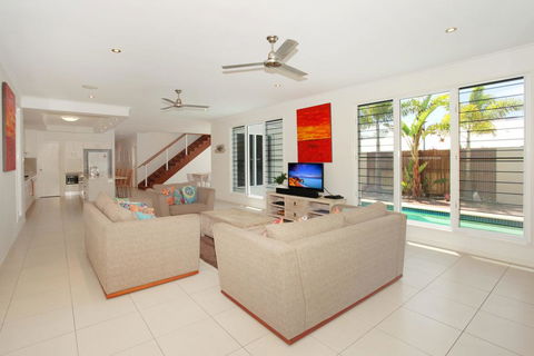 60 Beachway Parade, Marcoola, 500 BOND, Linen Supplied - Tweed Heads Accommodation 1