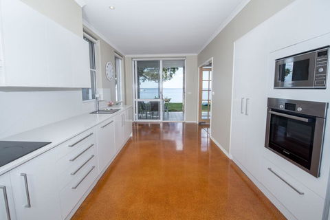 A Foreshore - Salamander Bay - Tweed Heads Accommodation 0